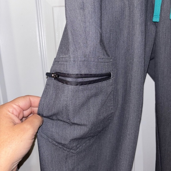 FIGS High Waisted Uman Relaxed Jogger Scrub Pants SZ S - Picture 2 of 12